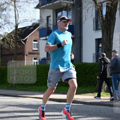 12.04.2026 - 45. Internationalen Wilhelmsburger Insellauf J. Mangold http://msf.ph/oto/9456960 12.04.2026 10:32:08 Ziel 5522, 4844, 3666, 3905, 5449, 4554, 4378, 3675, 3876, 3506, 4370, 3983, 3114, 4150, 3296, 3323, 5639, 2071, 3014 meine-sportfotos.de