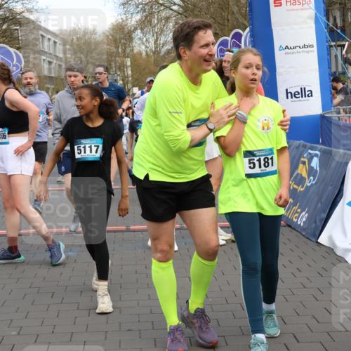 12.04.2026 - 45. Internationalen Wilhelmsburger Insellauf Strokosch-Dieckow http://msf.ph/oto/9456965 12.04.2026 13:02:49 Ziel 5181, 5117 meine-sportfotos.de