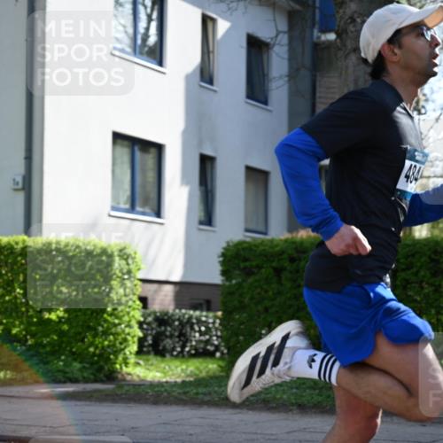 12.04.2026 - 45. Internationalen Wilhelmsburger Insellauf J. Mangold http://msf.ph/oto/9456983 12.04.2026 10:32:12 Ziel 4844, 3666, 3905, 5449, 4554, 4378, 3675, 3876, 3675, 3876, 3506, 4370, 3983, 3114, 4150, 3296, 3323, 5639, 3296, 3323, 5639, 2071, 3014 meine-sportfotos.de