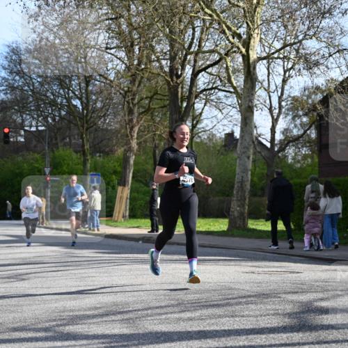 12.04.2026 - 45. Internationalen Wilhelmsburger Insellauf J. Mangold http://msf.ph/oto/9456987 12.04.2026 10:32:20 Ziel 4554, 4378, 3675, 3876, 3506, 4370, 3983, 3114, 4150, 3296, 3323, 5639, 2071, 3014, 5623, 3708 meine-sportfotos.de