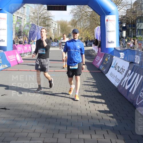 12.04.2026 - 45. Internationalen Wilhelmsburger Insellauf Strokosch-Dieckow http://msf.ph/oto/9456992 12.04.2026 10:46:32 Ziel 2460, 2706, 4357, 3952 meine-sportfotos.de