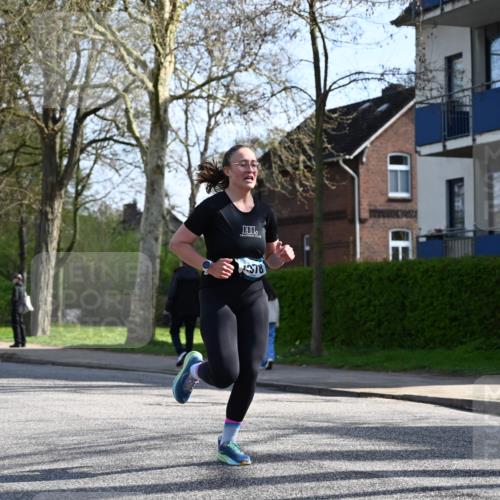 12.04.2026 - 45. Internationalen Wilhelmsburger Insellauf J. Mangold http://msf.ph/oto/9457001 12.04.2026 10:32:21 Ziel 4554, 4378, 3675, 3876, 3506, 4370, 3983, 3114, 4150, 3296, 3323, 5639, 2071, 3014, 5623, 3708 meine-sportfotos.de