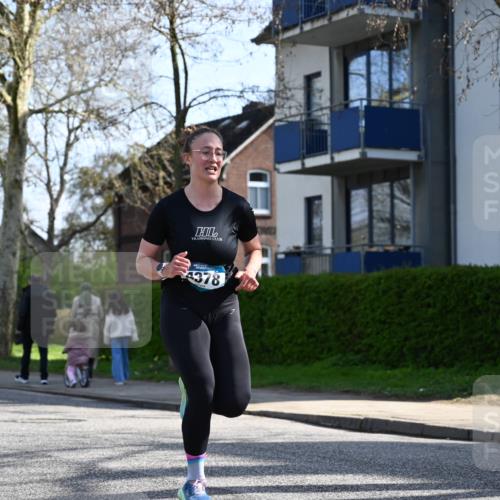 12.04.2026 - 45. Internationalen Wilhelmsburger Insellauf J. Mangold http://msf.ph/oto/9457007 12.04.2026 10:32:21 Ziel 4554, 4378, 3675, 3876, 3506, 4370, 3983, 3114, 4150, 3296, 3323, 5639, 2071, 3014, 5623, 3708 meine-sportfotos.de