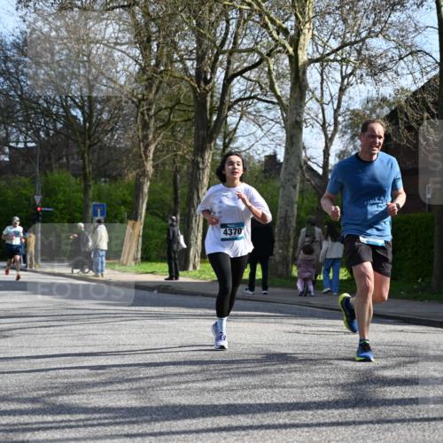 12.04.2026 - 45. Internationalen Wilhelmsburger Insellauf J. Mangold http://msf.ph/oto/9457022 12.04.2026 10:32:25 Ziel 4554, 4378, 3675, 3876, 3506, 4370, 3983, 3114, 4150, 3296, 3323, 5639, 2071, 3014, 5623, 3708, 4322, 3327 meine-sportfotos.de