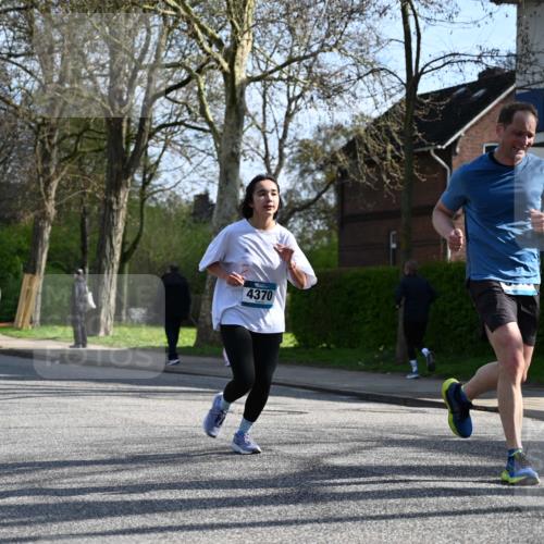 12.04.2026 - 45. Internationalen Wilhelmsburger Insellauf J. Mangold http://msf.ph/oto/9457033 12.04.2026 10:32:26 Ziel 4554, 4378, 3675, 3876, 3506, 4370, 3983, 3114, 4150, 3296, 3323, 5639, 2071, 3014, 5623, 3708, 4322, 3327 meine-sportfotos.de