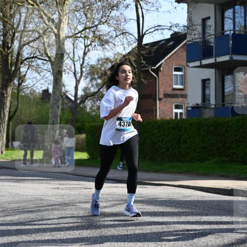 12.04.2026 - 45. Internationalen Wilhelmsburger Insellauf J. Mangold http://msf.ph/oto/9457042 12.04.2026 10:32:26 Ziel 4554, 4378, 3675, 3876, 3506, 4370, 3983, 3114, 4150, 3296, 3323, 5639, 2071, 3014, 5623, 3708, 4322, 3327 meine-sportfotos.de