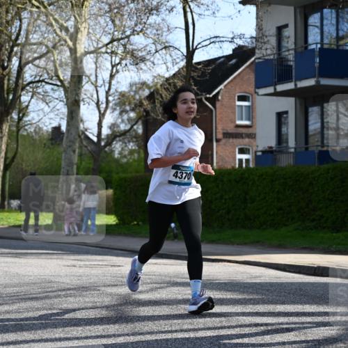 12.04.2026 - 45. Internationalen Wilhelmsburger Insellauf J. Mangold http://msf.ph/oto/9457043 12.04.2026 10:32:26 Ziel 4554, 4378, 3675, 3876, 3506, 4370, 3983, 3114, 4150, 3296, 3323, 5639, 2071, 3014, 5623, 3708, 4322, 3327 meine-sportfotos.de