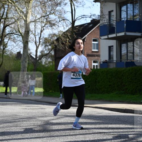12.04.2026 - 45. Internationalen Wilhelmsburger Insellauf J. Mangold http://msf.ph/oto/9457045 12.04.2026 10:32:26 Ziel 4554, 4378, 3675, 3876, 3506, 4370, 3983, 3114, 4150, 3296, 3323, 5639, 2071, 3014, 5623, 3708, 4322, 3327 meine-sportfotos.de