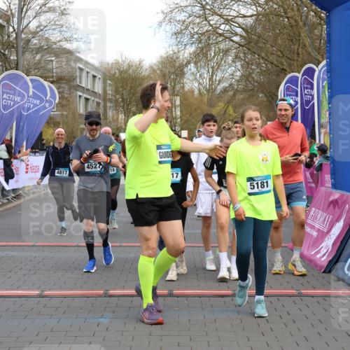 12.04.2026 - 45. Internationalen Wilhelmsburger Insellauf Strokosch-Dieckow http://msf.ph/oto/9457060 12.04.2026 13:02:45 Ziel 5181, 5117, 4606, 4817 meine-sportfotos.de
