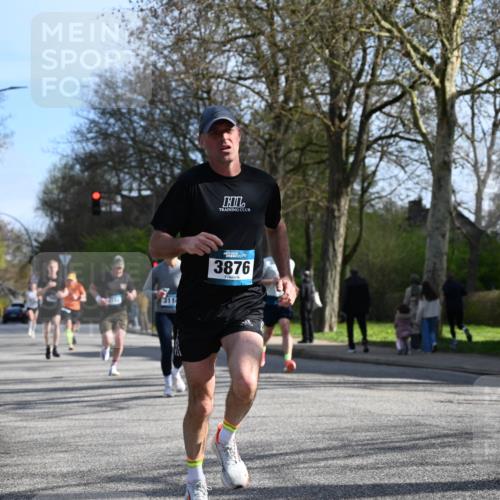 12.04.2026 - 45. Internationalen Wilhelmsburger Insellauf J. Mangold http://msf.ph/oto/9457065 12.04.2026 10:32:29 Ziel 4378, 3675, 3876, 3506, 4370, 3983, 3114, 4150, 3296, 3323, 5639, 2071, 3014, 5623, 3708, 4322, 3327, 5764 meine-sportfotos.de