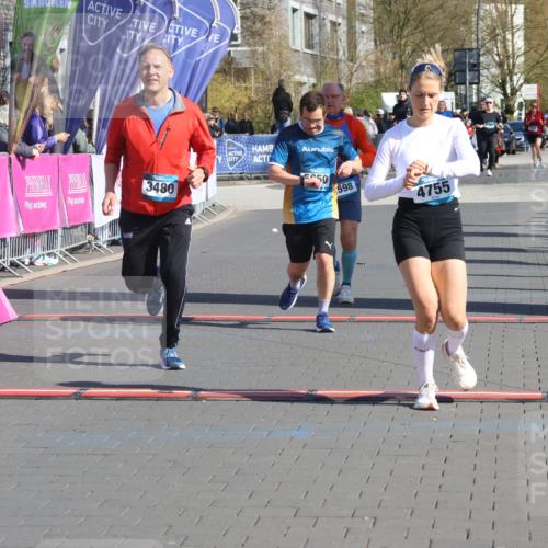 12.04.2026 - 45. Internationalen Wilhelmsburger Insellauf Strokosch-Dieckow http://msf.ph/oto/9457069 12.04.2026 10:46:41 Ziel 4755, 3480, 5050, 5598 meine-sportfotos.de