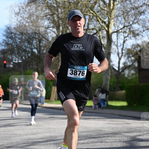 12.04.2026 - 45. Internationalen Wilhelmsburger Insellauf J. Mangold http://msf.ph/oto/9457073 12.04.2026 10:32:29 Ziel 4378, 3675, 3876, 3506, 4370, 3983, 3114, 4150, 3296, 3323, 5639, 2071, 3014, 5623, 3708, 4322, 3327, 5764 meine-sportfotos.de