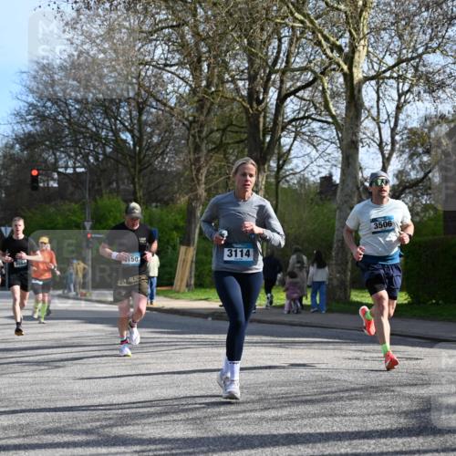 12.04.2026 - 45. Internationalen Wilhelmsburger Insellauf J. Mangold http://msf.ph/oto/9457077 12.04.2026 10:32:31 Ziel 3675, 3876, 3506, 4370, 3983, 3114, 4150, 3296, 3323, 5639, 2071, 3014, 3014, 5623, 3708, 4322, 3327, 5764 meine-sportfotos.de