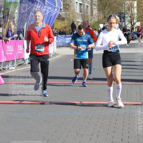 12.04.2026 - 45. Internationalen Wilhelmsburger Insellauf Strokosch-Dieckow http://msf.ph/oto/9457078 12.04.2026 10:46:41 Ziel 4755, 3480, 5050, 5598 meine-sportfotos.de