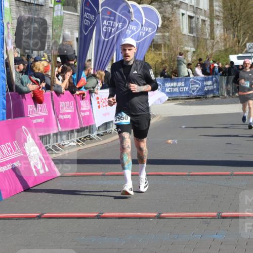 12.04.2026 - 45. Internationalen Wilhelmsburger Insellauf Strokosch-Dieckow http://msf.ph/oto/9457087 12.04.2026 11:03:40 Ziel 2950 meine-sportfotos.de