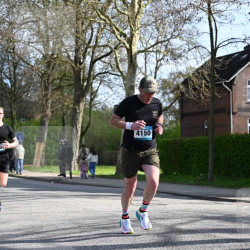 12.04.2026 - 45. Internationalen Wilhelmsburger Insellauf J. Mangold http://msf.ph/oto/9457096 12.04.2026 10:32:33 Ziel 3675, 3876, 3506, 4370, 3983, 3114, 4150, 3296, 3323, 5639, 2071, 3014, 5623, 3708, 4322, 3327, 5764, 2892 meine-sportfotos.de