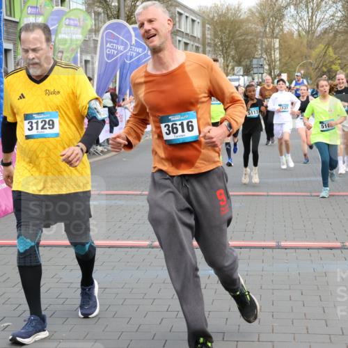 12.04.2026 - 45. Internationalen Wilhelmsburger Insellauf Strokosch-Dieckow http://msf.ph/oto/9457103 12.04.2026 13:02:42 Ziel 3129, 3616 meine-sportfotos.de
