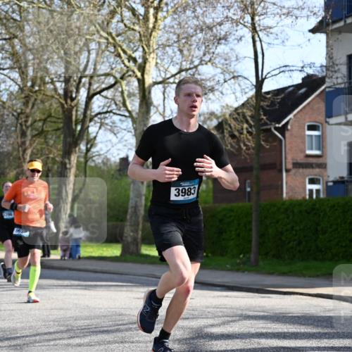 12.04.2026 - 45. Internationalen Wilhelmsburger Insellauf J. Mangold http://msf.ph/oto/9457111 12.04.2026 10:32:35 Ziel 3675, 3876, 3506, 4370, 3983, 3114, 4150, 3296, 3323, 5639, 2071, 3014, 5623, 3708, 4322, 3327, 5764, 2892 meine-sportfotos.de
