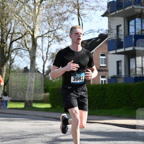 12.04.2026 - 45. Internationalen Wilhelmsburger Insellauf J. Mangold http://msf.ph/oto/9457116 12.04.2026 10:32:35 Ziel 3675, 3876, 3506, 4370, 3983, 3114, 4150, 3296, 3323, 5639, 2071, 3014, 5623, 3708, 4322, 3327, 5764, 2892 meine-sportfotos.de