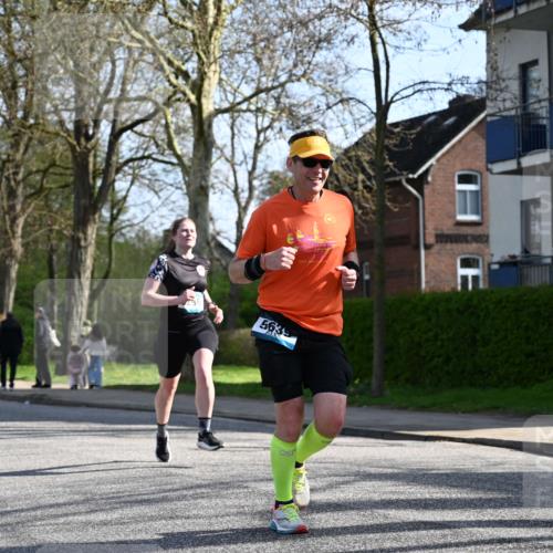 12.04.2026 - 45. Internationalen Wilhelmsburger Insellauf J. Mangold http://msf.ph/oto/9457133 12.04.2026 10:32:36 Ziel 3675, 3876, 3506, 4370, 3983, 3114, 4150, 3296, 3323, 5639, 2071, 3014, 5623, 3708, 4322, 3327, 5764, 2892 meine-sportfotos.de