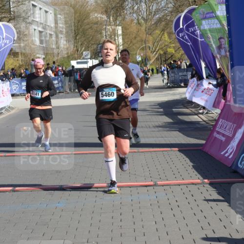 12.04.2026 - 45. Internationalen Wilhelmsburger Insellauf Strokosch-Dieckow http://msf.ph/oto/9457134 12.04.2026 11:03:45 Ziel 2950, 5460, 4141, 2422 meine-sportfotos.de