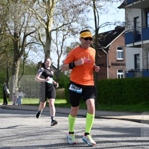 12.04.2026 - 45. Internationalen Wilhelmsburger Insellauf J. Mangold http://msf.ph/oto/9457135 12.04.2026 10:32:37 Ziel 3675, 3876, 3506, 4370, 3983, 3114, 4150, 3296, 3323, 5639, 2071, 3014, 5623, 3708, 4322, 3327, 3327, 5764, 2892 meine-sportfotos.de