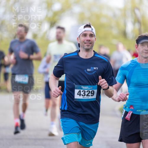 12.04.2026 - 45. Internationalen Wilhelmsburger Insellauf Michael Strokosch http://msf.ph/oto/9457146 12.04.2026 09:20:54 Laufen 4329 meine-sportfotos.de