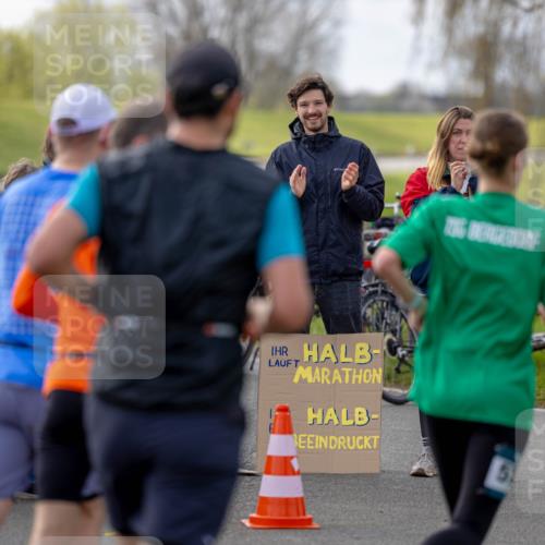 12.04.2026 - 45. Internationalen Wilhelmsburger Insellauf Michael Strokosch http://msf.ph/oto/9457174 12.04.2026 09:24:59 Laufen 5 meine-sportfotos.de