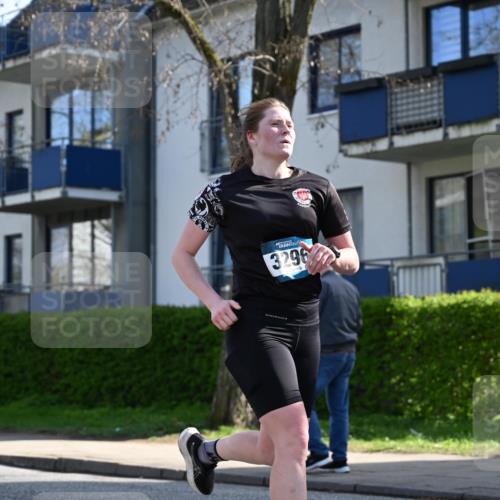 12.04.2026 - 45. Internationalen Wilhelmsburger Insellauf J. Mangold http://msf.ph/oto/9457175 12.04.2026 10:32:38 Ziel 3506, 4370, 3983, 3114, 4150, 3296, 3323, 5639, 2071, 3014, 5623, 3708, 4322, 3327, 5764, 2892 meine-sportfotos.de
