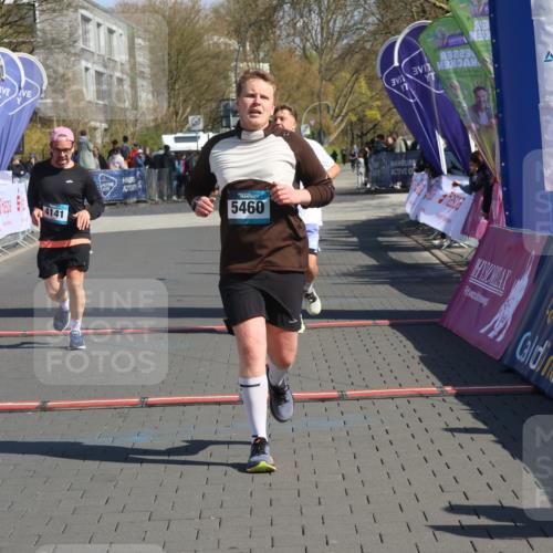 12.04.2026 - 45. Internationalen Wilhelmsburger Insellauf Strokosch-Dieckow http://msf.ph/oto/9457181 12.04.2026 11:03:45 Ziel 2950, 5460, 4141, 2422 meine-sportfotos.de
