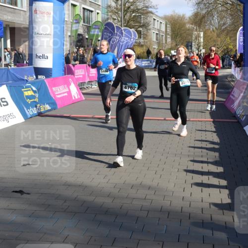 12.04.2026 - 45. Internationalen Wilhelmsburger Insellauf Strokosch-Dieckow http://msf.ph/oto/9457186 12.04.2026 10:46:52 Ziel 3635, 4762, 5466, 2596, 3008, 4631 meine-sportfotos.de