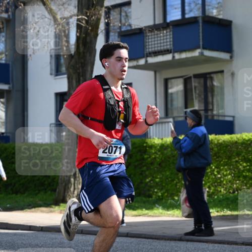 12.04.2026 - 45. Internationalen Wilhelmsburger Insellauf J. Mangold http://msf.ph/oto/9457242 12.04.2026 10:32:48 Ziel 3296, 3323, 5639, 2071, 3014, 5623, 3708, 4322, 3327, 5764, 2892, 5821, 4738, 2893 meine-sportfotos.de