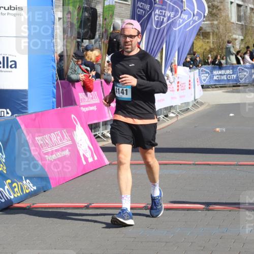 12.04.2026 - 45. Internationalen Wilhelmsburger Insellauf Strokosch-Dieckow http://msf.ph/oto/9457248 12.04.2026 11:03:47 Ziel 5460, 4141, 2422 meine-sportfotos.de