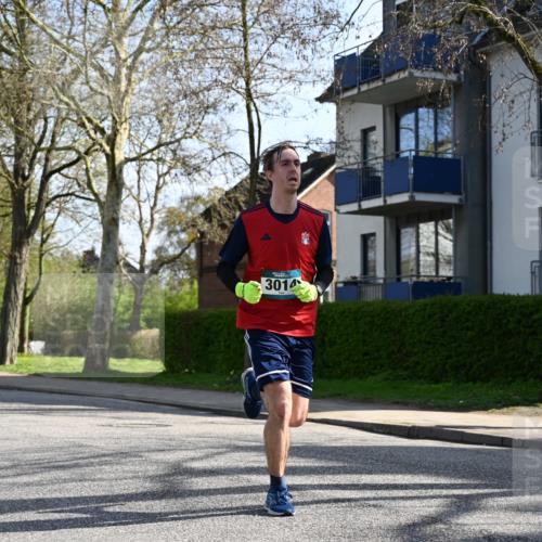 12.04.2026 - 45. Internationalen Wilhelmsburger Insellauf J. Mangold http://msf.ph/oto/9457253 12.04.2026 10:32:51 Ziel 2071, 3014, 5623, 3708, 4322, 3327, 5764, 2892, 5821, 4738, 2893, 5843 meine-sportfotos.de