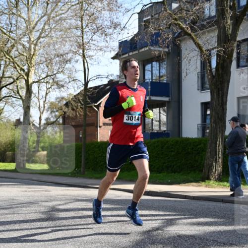 12.04.2026 - 45. Internationalen Wilhelmsburger Insellauf J. Mangold http://msf.ph/oto/9457258 12.04.2026 10:32:51 Ziel 2071, 3014, 5623, 3708, 4322, 3327, 5764, 2892, 5821, 4738, 2893, 5843 meine-sportfotos.de