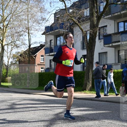 12.04.2026 - 45. Internationalen Wilhelmsburger Insellauf J. Mangold http://msf.ph/oto/9457262 12.04.2026 10:32:51 Ziel 2071, 3014, 5623, 3708, 4322, 3327, 5764, 2892, 5821, 4738, 2893, 5843 meine-sportfotos.de