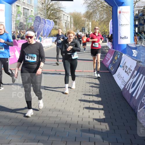 12.04.2026 - 45. Internationalen Wilhelmsburger Insellauf Strokosch-Dieckow http://msf.ph/oto/9457267 12.04.2026 10:46:53 Ziel 3635, 4762, 5466, 2596, 3008, 4631, 2841 meine-sportfotos.de