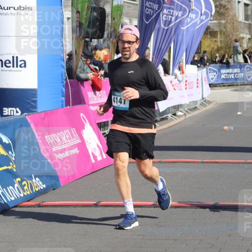 12.04.2026 - 45. Internationalen Wilhelmsburger Insellauf Strokosch-Dieckow http://msf.ph/oto/9457280 12.04.2026 11:03:47 Ziel 5460, 4141, 2422 meine-sportfotos.de
