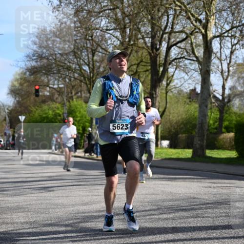 12.04.2026 - 45. Internationalen Wilhelmsburger Insellauf J. Mangold http://msf.ph/oto/9457304 12.04.2026 10:32:58 Ziel 5623, 3708, 4322, 3327, 5764, 2892, 5821, 4738, 2893, 5843, 3447, 4441 meine-sportfotos.de