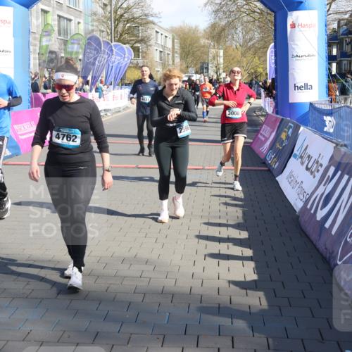 12.04.2026 - 45. Internationalen Wilhelmsburger Insellauf Strokosch-Dieckow http://msf.ph/oto/9457314 12.04.2026 10:46:53 Ziel 3635, 4762, 5466, 2596, 3008, 4631, 2841 meine-sportfotos.de