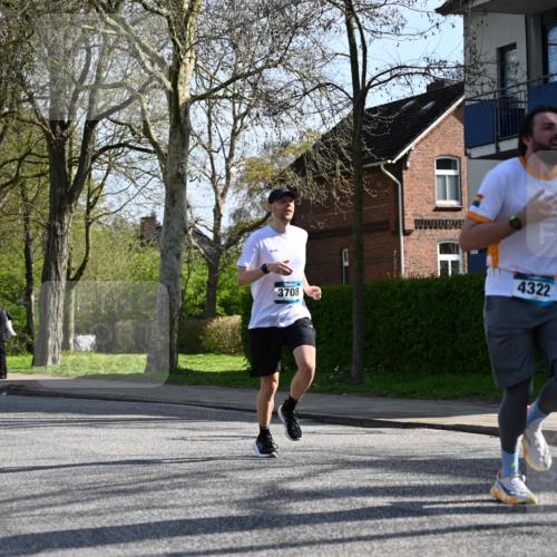 12.04.2026 - 45. Internationalen Wilhelmsburger Insellauf J. Mangold http://msf.ph/oto/9457338 12.04.2026 10:33:00 Ziel 5623, 3708, 4322, 3327, 5764, 2892, 5821, 4738, 2893, 5843, 3447, 4441 meine-sportfotos.de