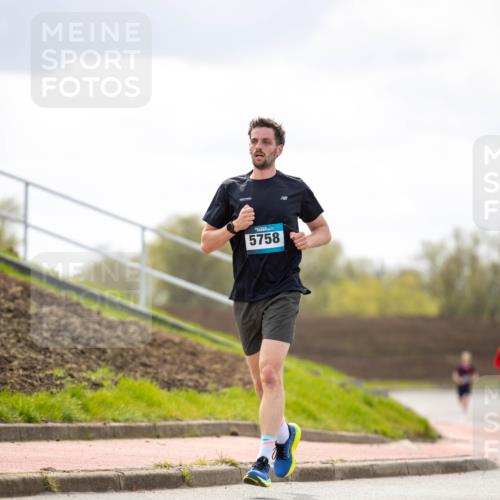 12.04.2026 - 45. Internationalen Wilhelmsburger Insellauf Michael Strokosch http://msf.ph/oto/9457342 12.04.2026 12:36:13 Laufen 5758 meine-sportfotos.de