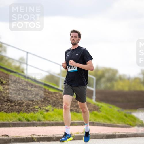 12.04.2026 - 45. Internationalen Wilhelmsburger Insellauf Michael Strokosch http://msf.ph/oto/9457344 12.04.2026 12:36:13 Laufen 5758 meine-sportfotos.de