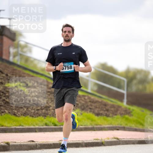 12.04.2026 - 45. Internationalen Wilhelmsburger Insellauf Michael Strokosch http://msf.ph/oto/9457350 12.04.2026 12:36:13 Laufen 5758 meine-sportfotos.de