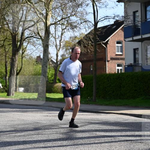 12.04.2026 - 45. Internationalen Wilhelmsburger Insellauf J. Mangold http://msf.ph/oto/9457374 12.04.2026 10:33:02 Ziel 5623, 3708, 4322, 3327, 5764, 2892, 5821, 4738, 2893, 5843, 3447, 4441, 4945 meine-sportfotos.de