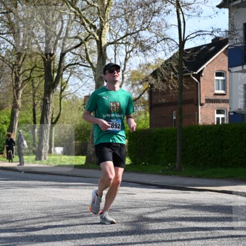 12.04.2026 - 45. Internationalen Wilhelmsburger Insellauf J. Mangold http://msf.ph/oto/9457438 12.04.2026 10:33:12 Ziel 3327, 5764, 2892, 5821, 4738, 2893, 5843, 3447, 4441, 4945, 4043, 2632, 2504 meine-sportfotos.de