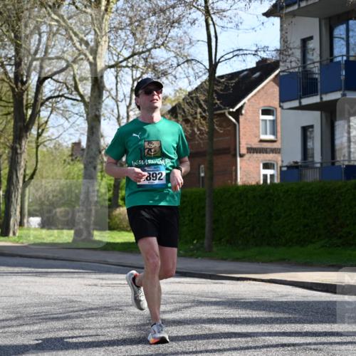 12.04.2026 - 45. Internationalen Wilhelmsburger Insellauf J. Mangold http://msf.ph/oto/9457445 12.04.2026 10:33:13 Ziel 3327, 5764, 2892, 5821, 4738, 2893, 5843, 5843, 3447, 4441, 4945, 4043, 2632, 2504, 4196 meine-sportfotos.de