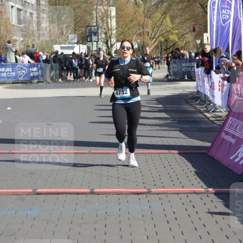 12.04.2026 - 45. Internationalen Wilhelmsburger Insellauf Strokosch-Dieckow http://msf.ph/oto/9457467 12.04.2026 11:04:01 Ziel 4732 meine-sportfotos.de