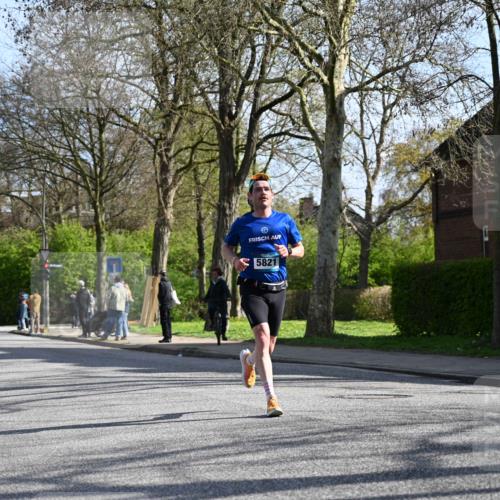 12.04.2026 - 45. Internationalen Wilhelmsburger Insellauf J. Mangold http://msf.ph/oto/9457468 12.04.2026 10:33:15 Ziel 5764, 2892, 5821, 4738, 2893, 5843, 3447, 4441, 4945, 4043, 2632, 2504, 4196, 5238, 5239, 5294 meine-sportfotos.de