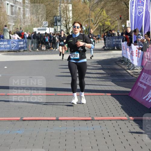 12.04.2026 - 45. Internationalen Wilhelmsburger Insellauf Strokosch-Dieckow http://msf.ph/oto/9457478 12.04.2026 11:04:02 Ziel 4732 meine-sportfotos.de